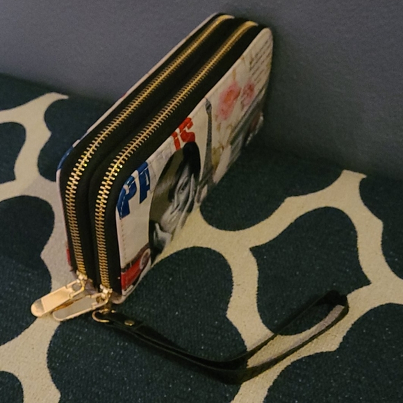 Clutch Wallet - Picture 3 of 4